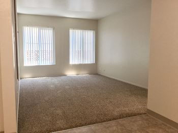470 Vacant apt